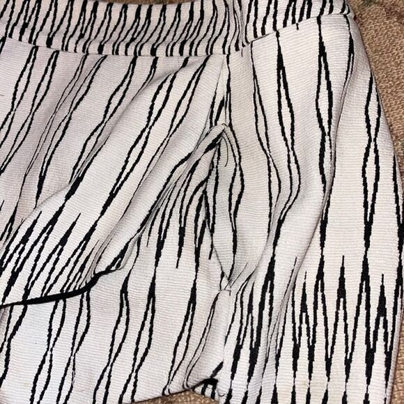 Design lab white striped skort w crossover flap NWOT S - Picture 2 of 8